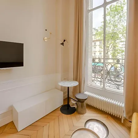 De Standing 4 - Tour Eiffel/invalides Apartman *